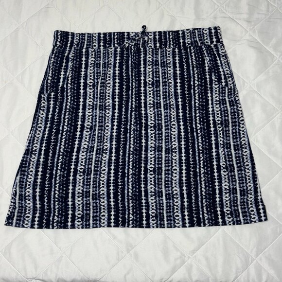 Eddie Bauer Women’s M Blue White Ikat Print Rayon Skirt Pockets Pull On Casual - Picture 1 of 7
